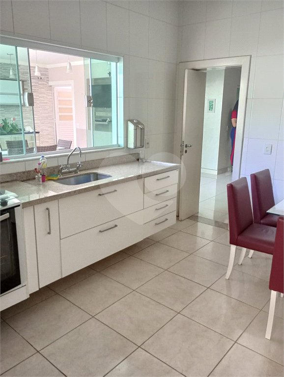 Casa à venda com 3 quartos, sendo 2 suítes, no condomínio Granja Olga II, Sorocaba - SP