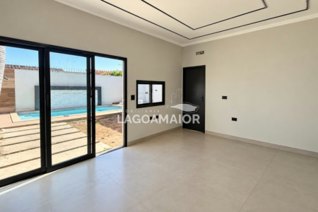 Casa à venda ou para alugar com 4 quartos, sendo 2 suítes, no Centro, Três Lagoas - MS