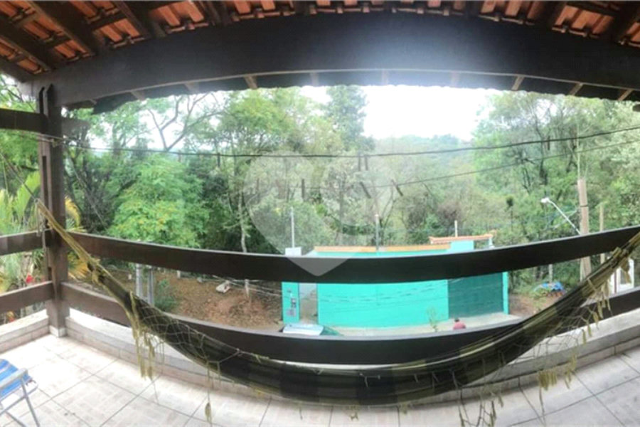 Casa à venda com 3 quartos, sendo 1 suíte, no condomínio Iara Branca, Mairiporã - SP