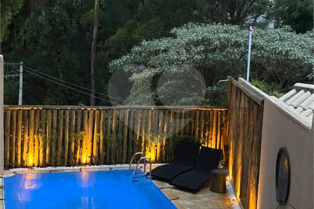 Casa em condomínio à venda com 4 quartos, sendo 3 suítes, em Jardim Vitória Régia, São Paulo, SP