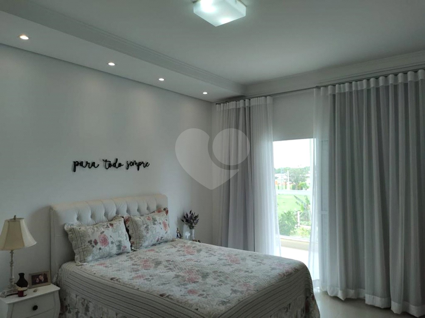 Casa à venda com 4 quartos, sendo 2 suítes, no condomínio Primavera, Salto - SP