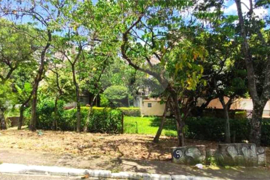 Terreno à venda com 3 quartos, sendo 1 suíte, em Vila Mazzei, São Paulo, SP