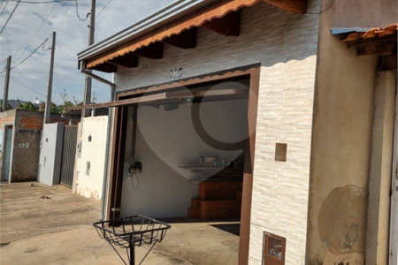 Casa térrea no Cidade Aracy .