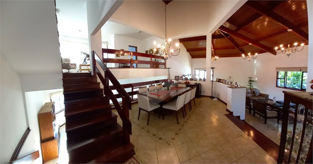Casa à venda com 4 quartos, sendo 1 suíte, no condomínio Vale do Itamaracá, Valinhos - SP