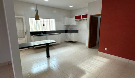 Casa à venda com 3 quartos, sendo 1 suíte,  em Jardim Santa Marta, Cuiabá, MT