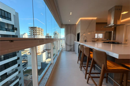 Apartamento à venda com 3 suítes em Balneário Perequê, Porto Belo, SC