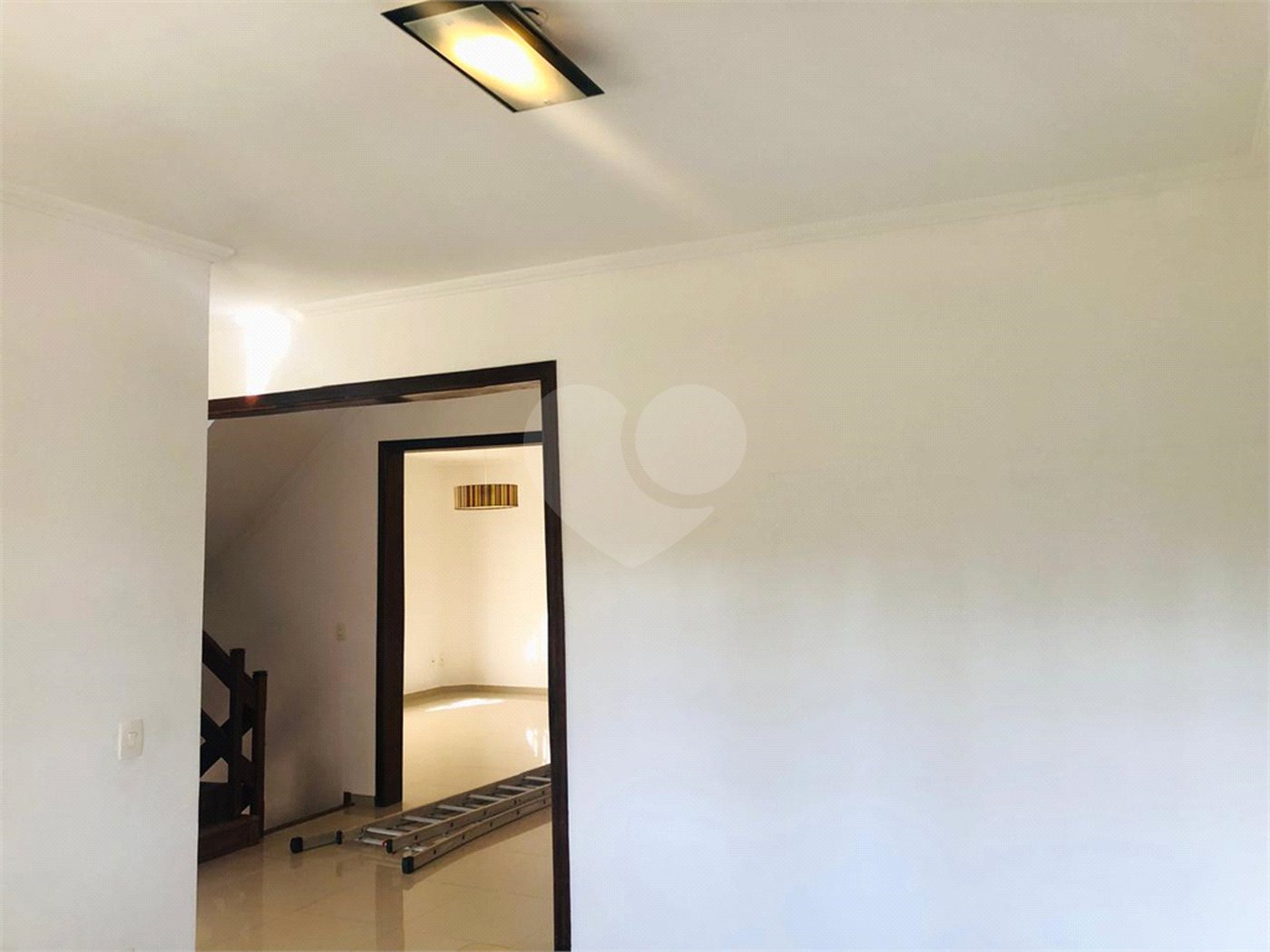 Sobrado à venda com 4 quartos, sendo 2 suítes,  em Vila Oliveira, Mogi das Cruzes, SP