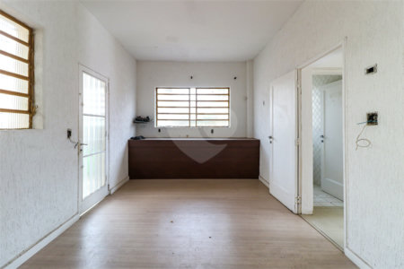 Casa à venda ou para alugar com 4 quartos, sendo 1 suíte,  em Pacaembu, São Paulo, SP