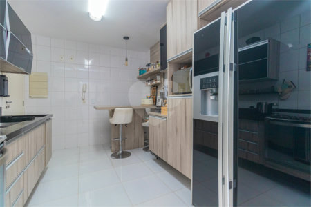Casa à venda com 4 suítes no condomínio Vila Inglesa, São Paulo - SP