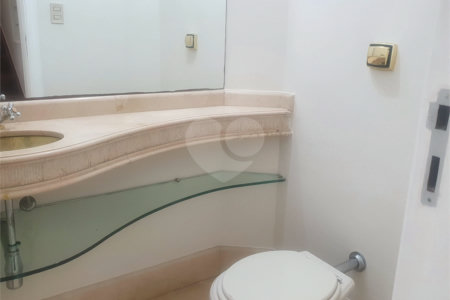 Casa à venda com 4 quartos, sendo 2 suítes,  no condomínio Lake Louise, São Paulo - SP