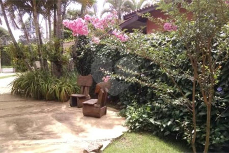 Casa à venda com 4 quartos, sendo 2 suítes, no condomínio Vinhas da Vista Alegre - Lado Sede, Vinhedo - SP