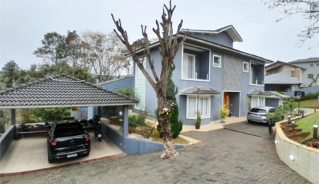 Casa à venda ou para alugar com 3 suítes no condomínio Suíça da Cantareira, Mairiporã - SP