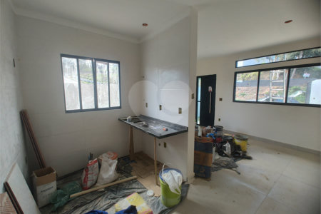 Casa à venda com 2 quartos, sendo 1 suíte, em Jardim Santo Antônio, Atibaia, SP