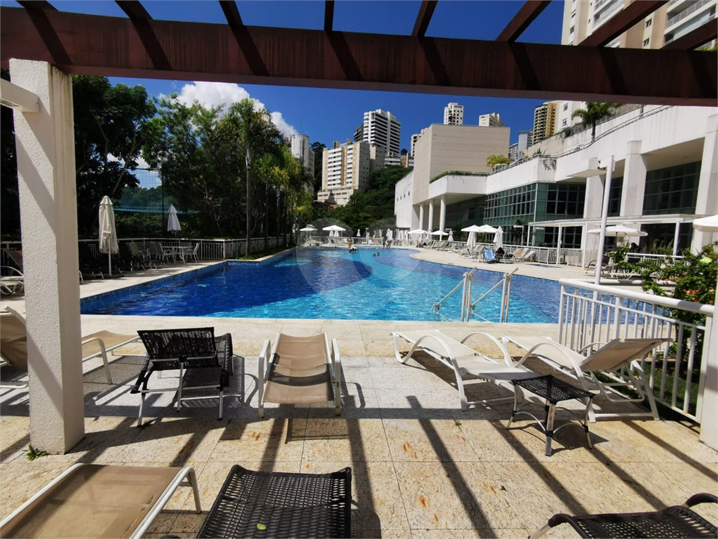 Apartamento à venda com 3 suítes em Jardim Monte Kemel, São Paulo, SP