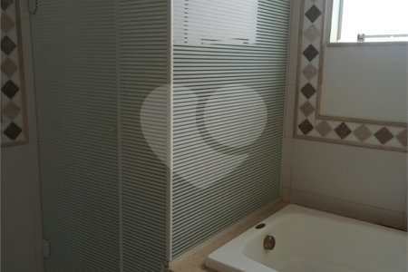 Casa à venda ou para alugar com 6 quartos, sendo 4 suítes, em Jardim Itaperi, Atibaia, SP