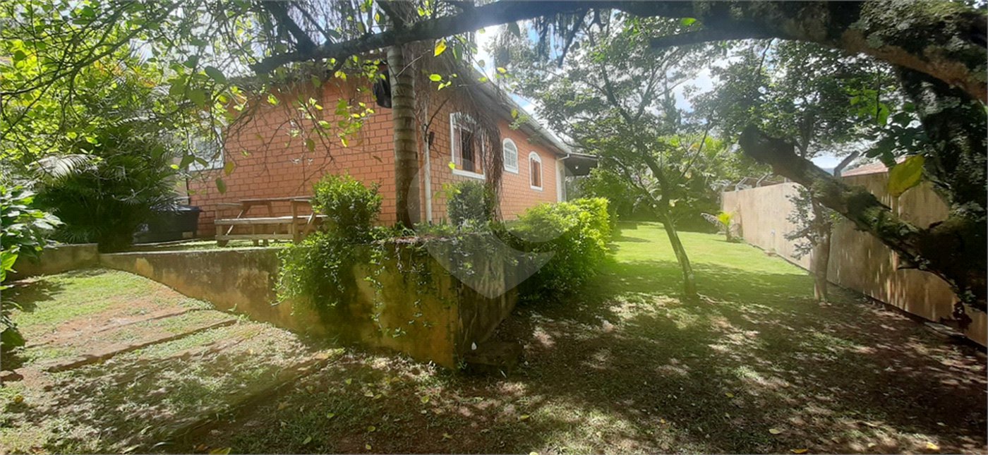 Casa à venda com 3 quartos, sendo 2 suítes, em São Vicente, Mairiporã, SP
