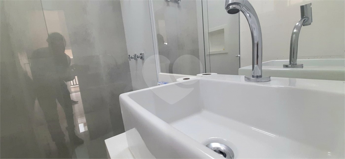 Casa à venda com 3 quartos, sendo 1 suíte, no condomínio Residencial Gran Veiga, São Paulo - SP