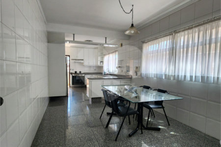 Sobrado à venda com 3 quartos, sendo 1 suíte,  em Vila Constança, São Paulo, SP