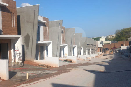 Casa à venda com 3 suítes em Chácaras Silvania, Valinhos, SP