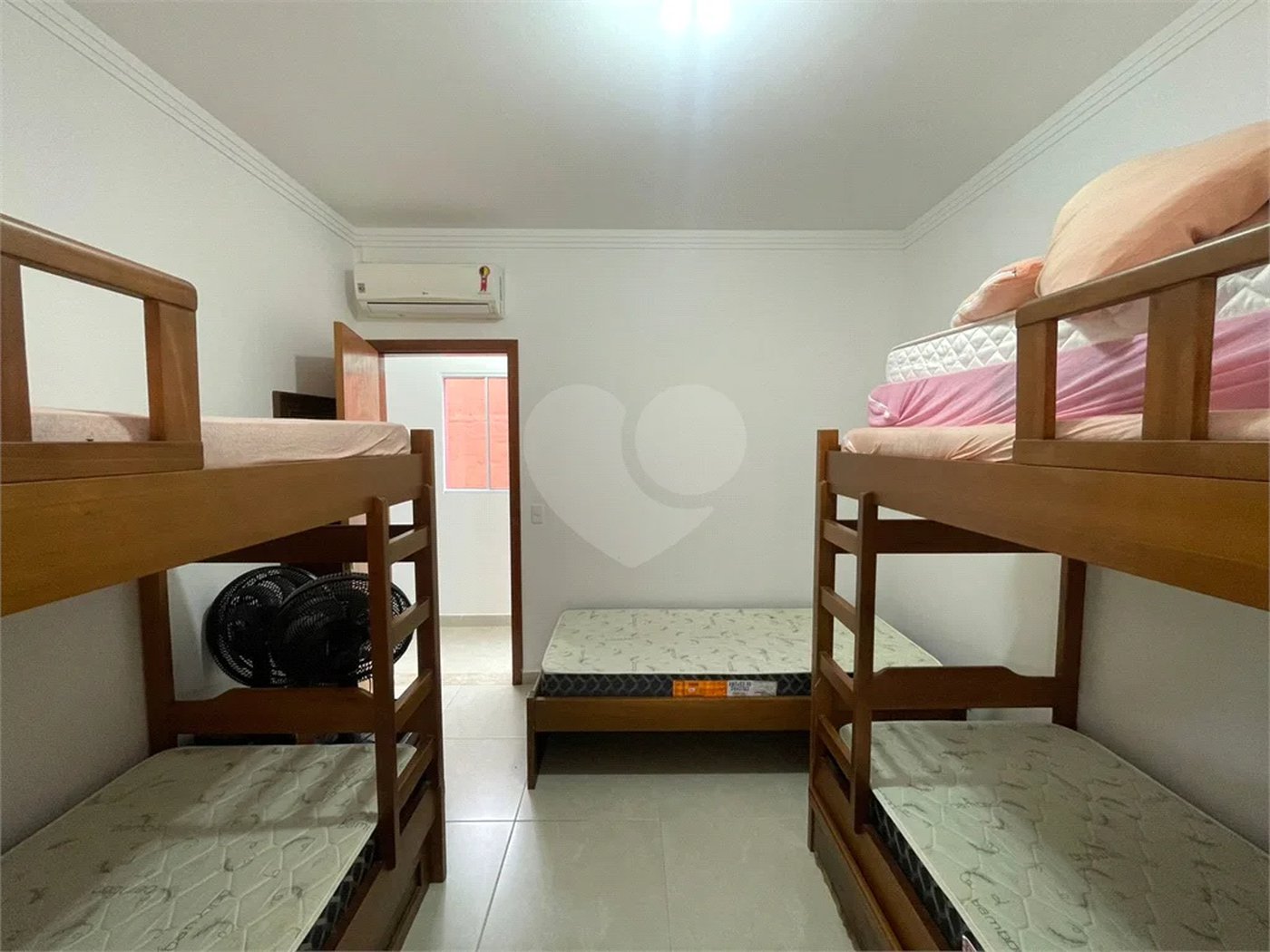 Casa à venda com 2 quartos, sendo 1 suíte,  em Morada da Praia, Bertioga, SP