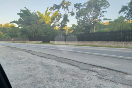 Área de terra de 156 mil m2 à venda em São Roque, zona mista (residencial/industrial)