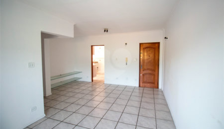 Apartamento à venda com 3 quartos, sendo 1 suíte,  no Centro, São Roque, SP