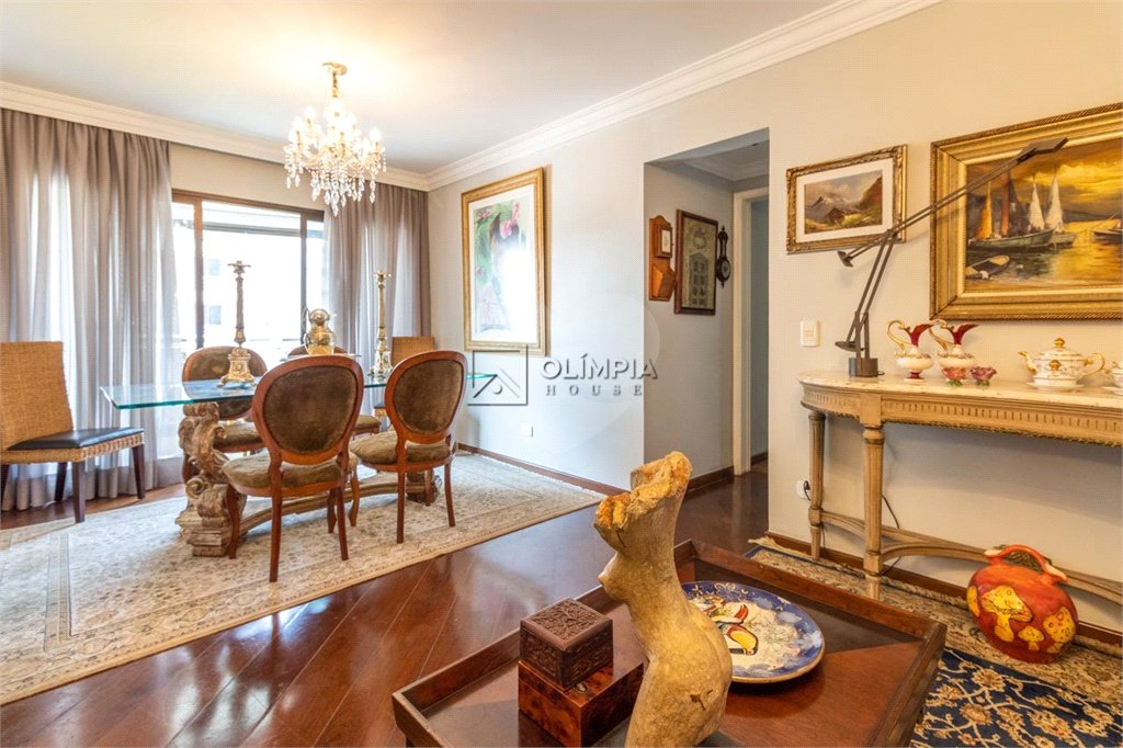 Apartamento à venda com 3 quartos, sendo 2 suítes, em Campo Belo, São Paulo, SP