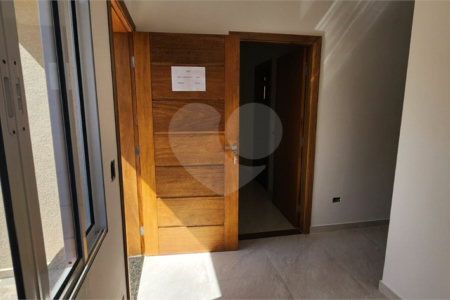 Casa à venda com 2 suítes no condomínio Vilagio, Atibaia - SP