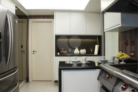 Apartamento à venda com 4 quartos, sendo 3 suítes, em Alto da Boa Vista, São Paulo, SP