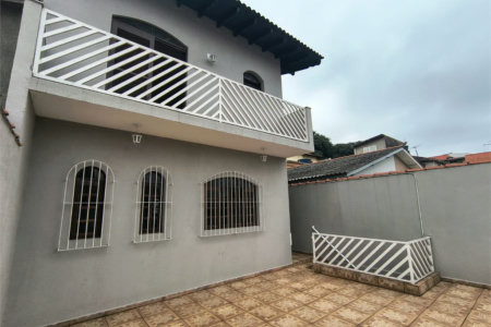 Sobrado à venda com 3 quartos, sendo 1 suíte, em Jardim D'abril, Osasco, SP