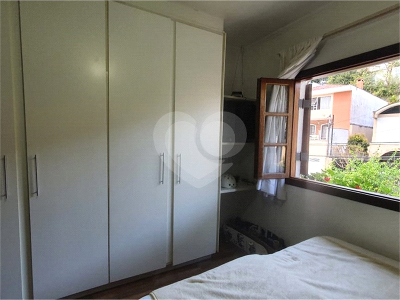 Sobrado à venda com 5 quartos, sendo 3 suítes, em Tremembé, São Paulo, SP