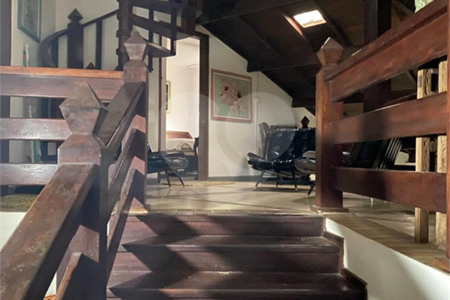 Casa à venda com 6 suítes em Massaguaçu, Caraguatatuba, SP