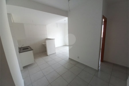 Apartamento no Condomínio Mirante Araucária.