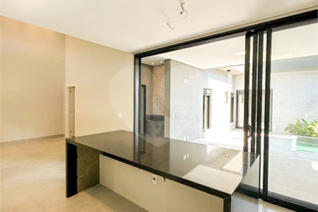 Casa à venda com 3 suítes no condomínio Residencial Mont'alcino, Valinhos - SP