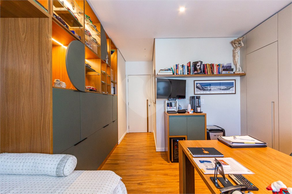 Cobertura à venda com 4 quartos, sendo 2 suítes,  em Santo Amaro, São Paulo, SP
