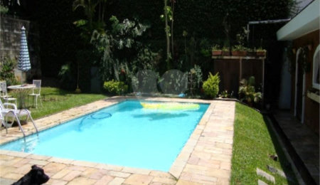 Casa Térrea à venda com 4 quartos, sendo 2 suítes,  em Vila Albertina, São Paulo, SP