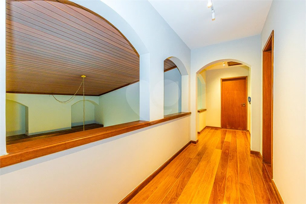 Casa à venda com 4 quartos, sendo 2 suítes, em Jardim Marajoara, São Paulo, SP