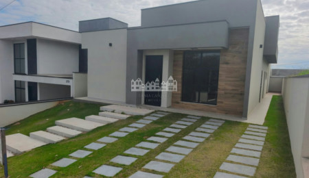 Casa térrea à venda com 4 quartos, sendo 2 suítes, no condomínio Alto da Floresta, Bom Jesus dos Perdões - SP
