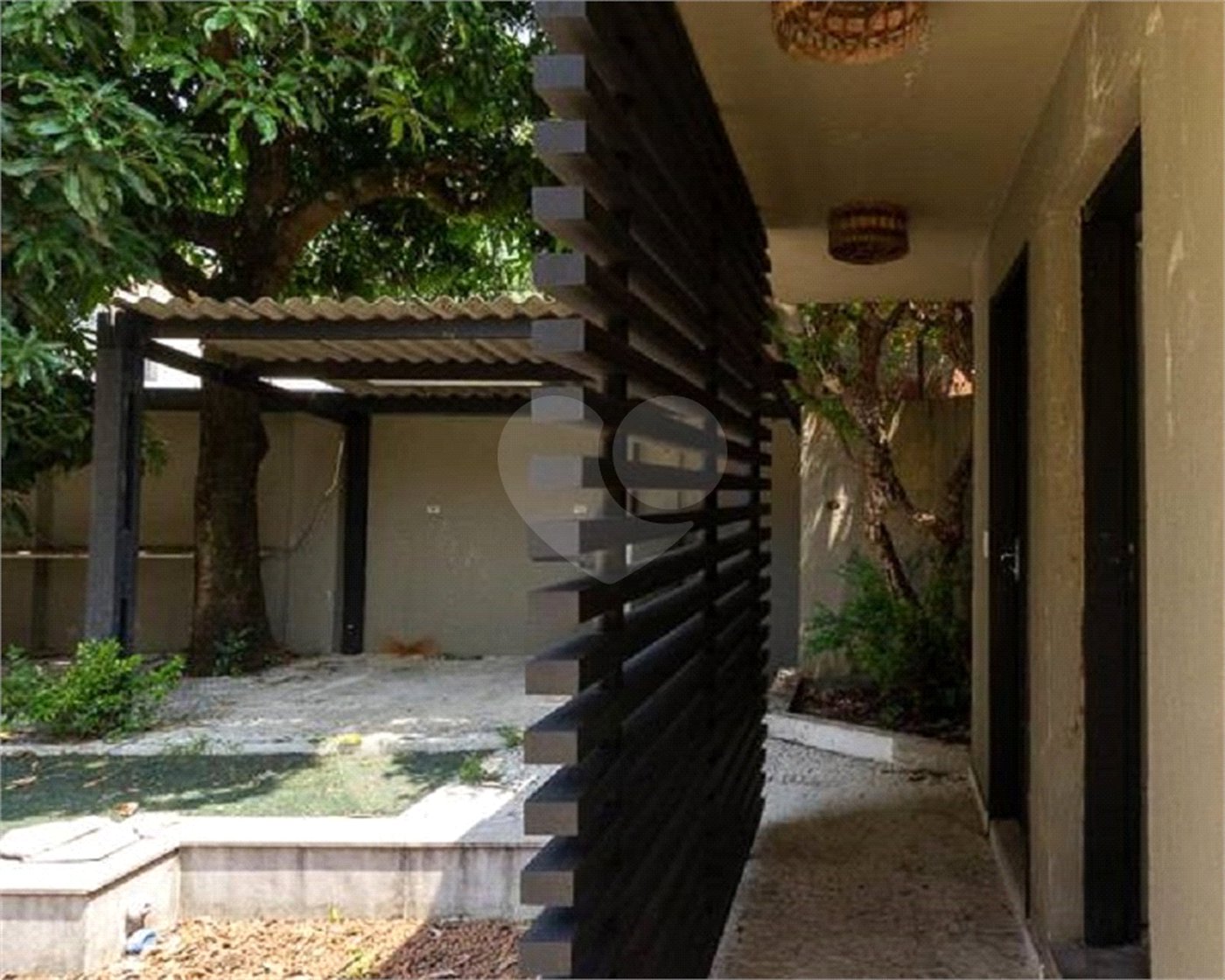 Sobrado à venda com 4 quartos, sendo 1 suíte, em Pacaembu, São Paulo, SP