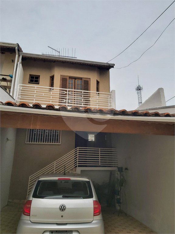Sobrado à venda com 3 quartos, sendo 1 suíte,  em Vila Bernadotti, Mogi das Cruzes, SP