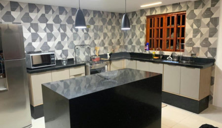 Casa Térrea à venda com 3 quartos em Jardim Alvinópolis, Atibaia, SP