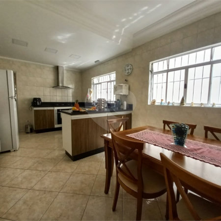 Sobrado à venda com 3 quartos, sendo 1 suíte, em Vila Lúcia, São Paulo, SP