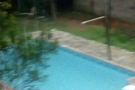 Casa à venda com 4 quartos, sendo 1 suíte, no condomínio Quinta da Cachoeira, Embu das Artes - SP