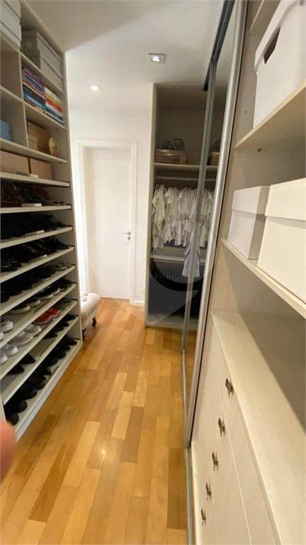 Apartamento à venda com 3 suítes em Vila Romana, São Paulo, SP