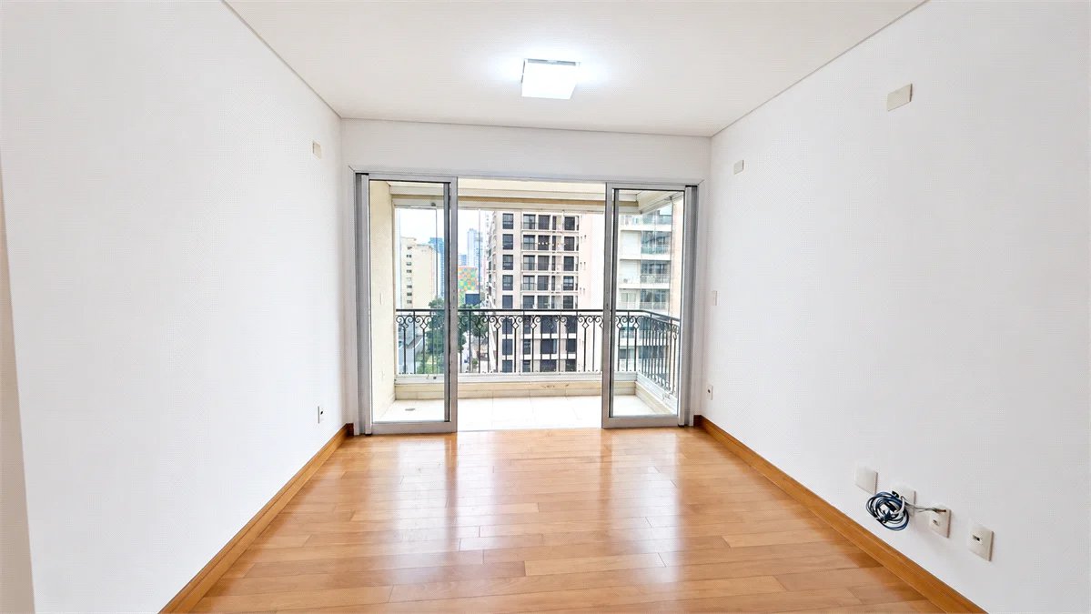 Apartamento à venda com 3 quartos, sendo 1 suíte,  em Jardim das Acácias, São Paulo, SP