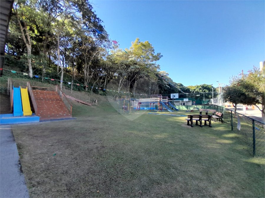 Casa à venda com 4 quartos, sendo 3 suítes, no condomínio Residencial Terras de Vinhedo, Vinhedo - SP