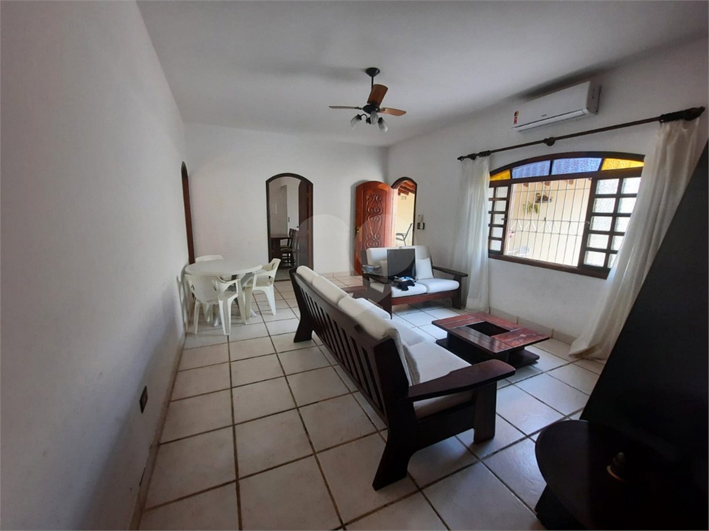 Casa à venda com 3 quartos, sendo 1 suíte,  em Jardim Aruan, Caraguatatuba, SP