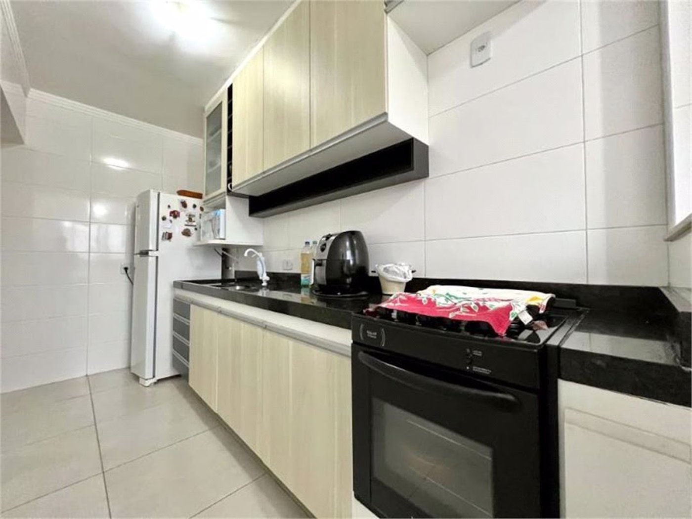 Apartamento Residencial à venda, Vila Guilhermina, Praia Grande - AP1374.