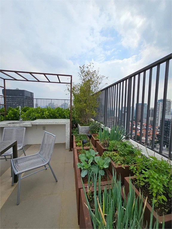 Apartamento à venda ou para alugar com 1 quarto em Pinheiros, São Paulo, SP
