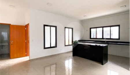 Casa à venda com 2 quartos, sendo 1 suíte,  no condomínio Residencial Beija Flor, Atibaia - SP
